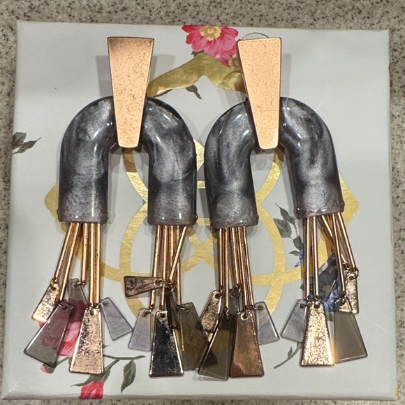 Kendra Scott Metallic Dangle Earrings - Picture 1 of 2